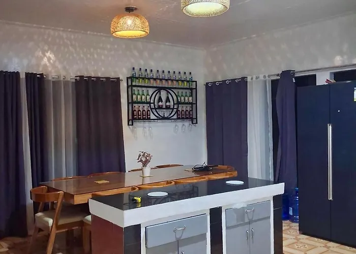 Hébergement de vacances Nomads Retreat House Family For 8 Guests Basdiot