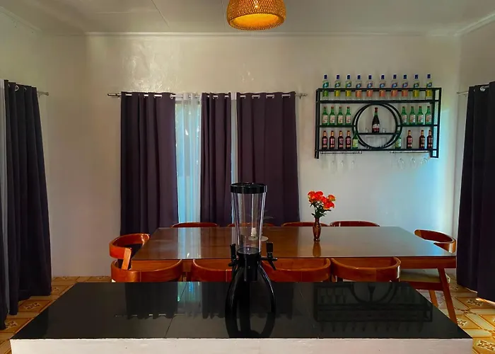 Hébergement de vacances Nomads Retreat House Family For 8 Guests Basdiot